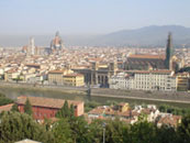 ���j�I�ȏd�݂�����������t�B�����c�F�̊X����